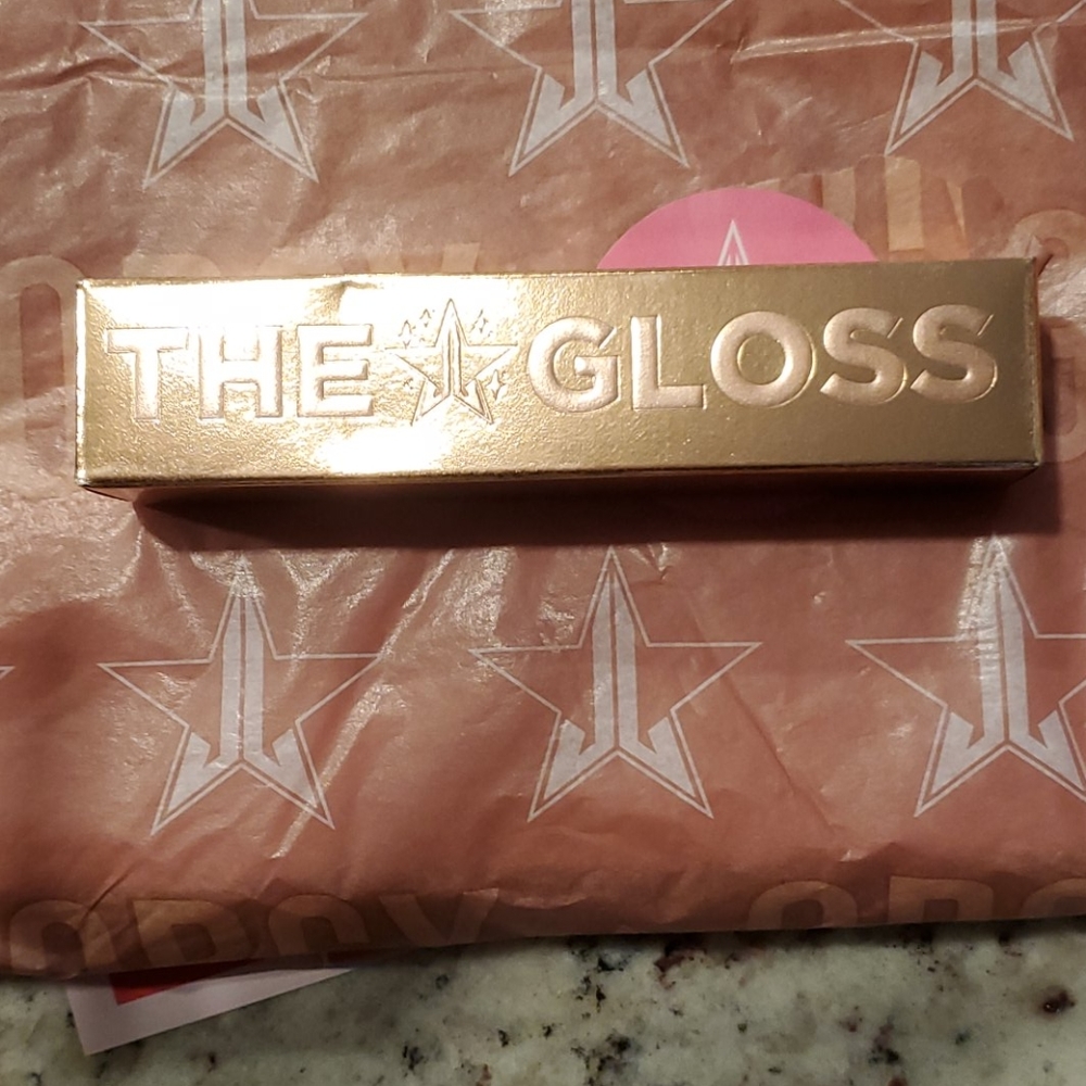 The Gloss in Table top